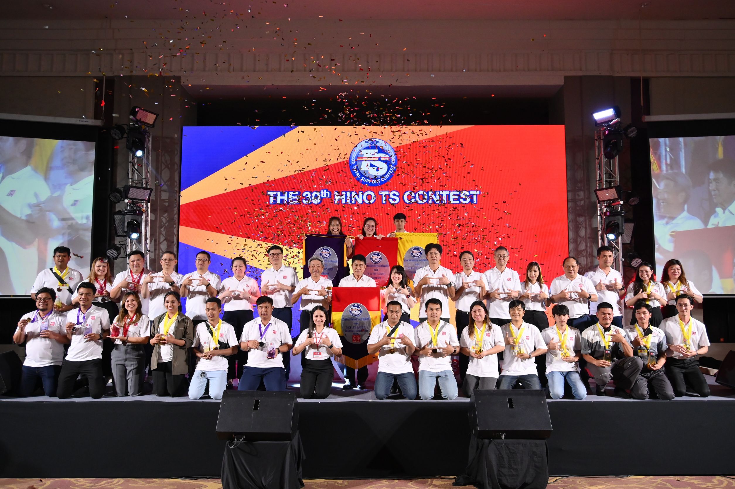 https://www.hinothailand.com/_content_images/news/gallery/78DA00F9-9E1A-A4CE-0E00-B2F6065565F8.jpg
